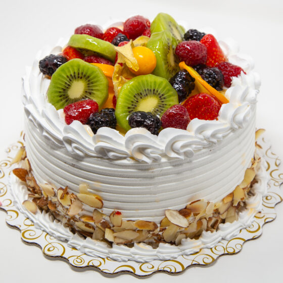 Cake w/ Real Fruits